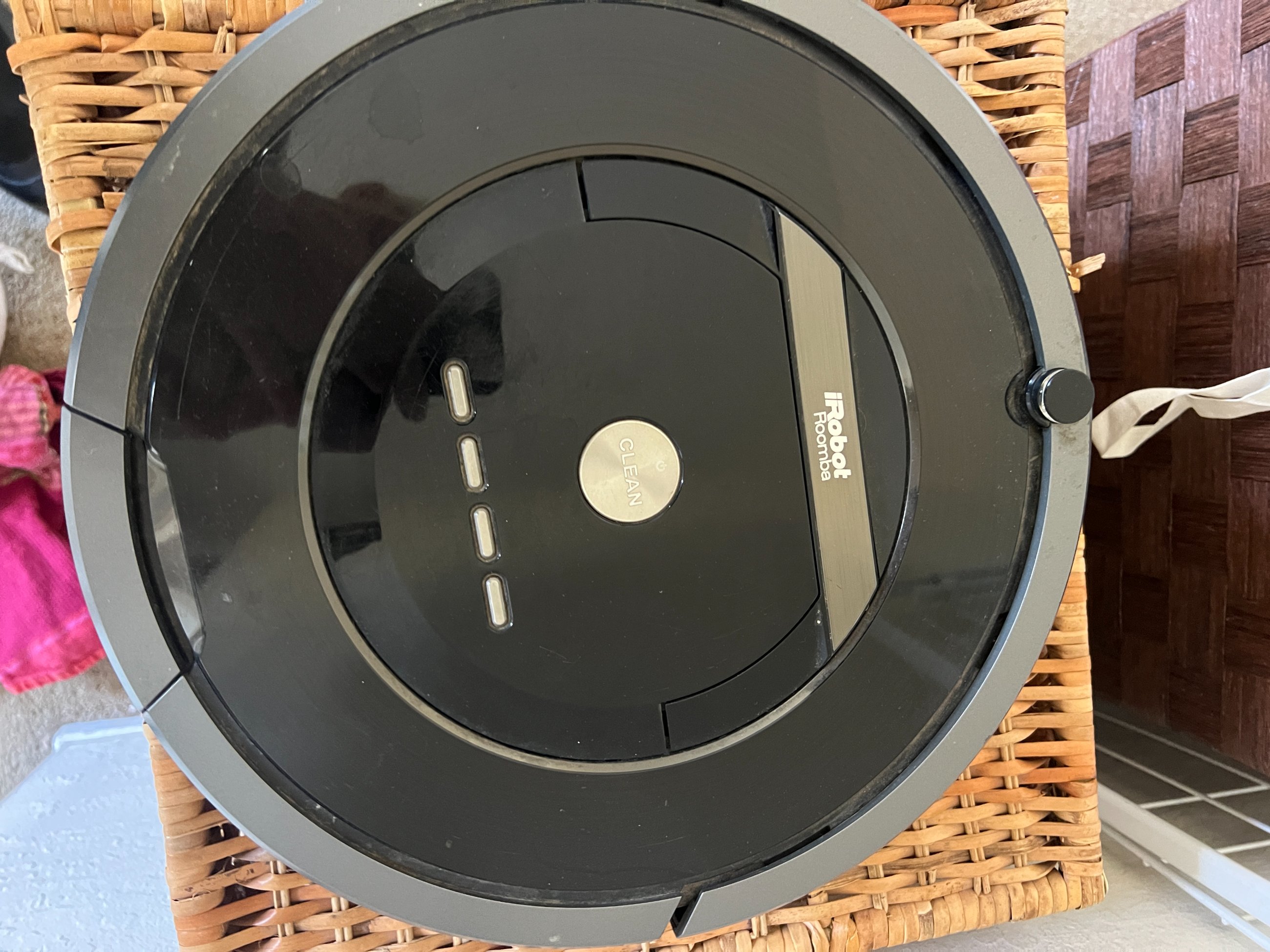 iRobot Roomba Robot Vacuum with Dock and New Filter 12-Pack